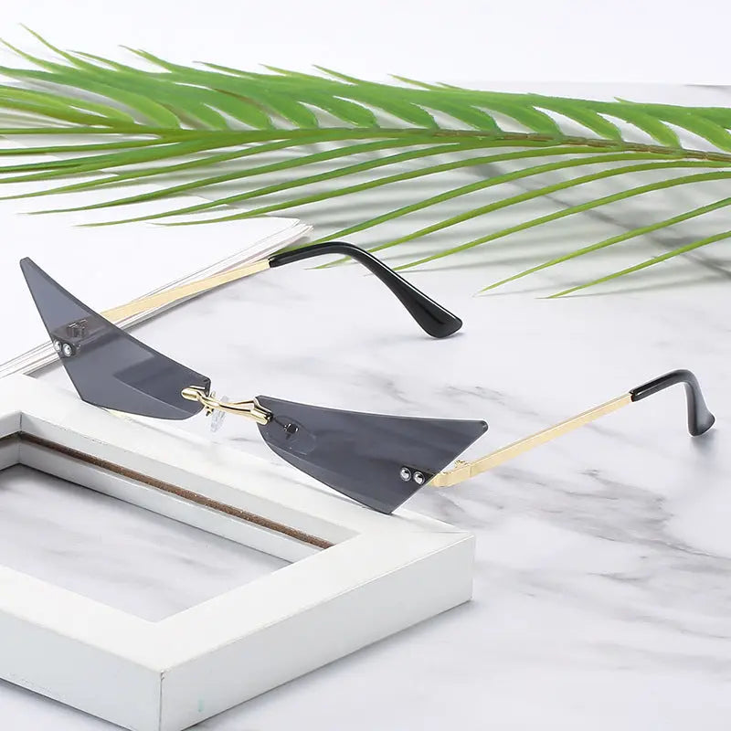 Retro Triangle European And American Cat Eye Disco Instafamous Sunglasses DC-Beyond Borders Collective