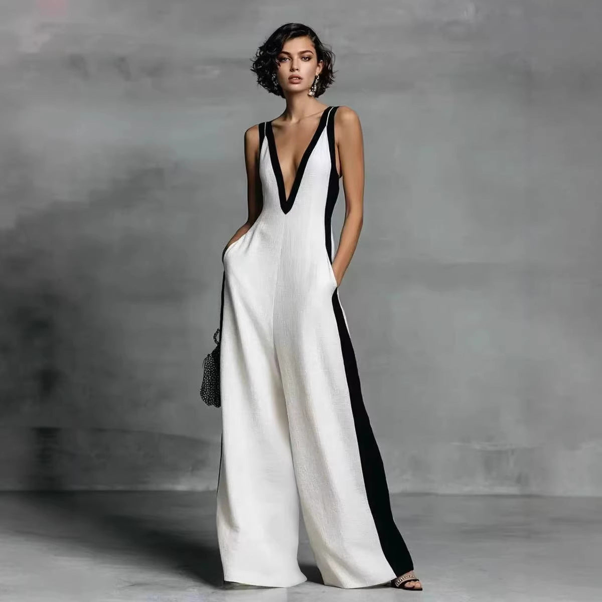 Sleeveless Womens V-Neck Contrasting Color Wide-Leg Jumpsuit DC-Beyond Borders Collective